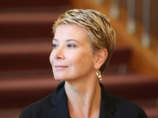 Юлия Высоцкая подвергла критике русских женщин: &laquo;Не строит дом&raquo;